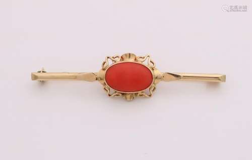 Yellow gold brooch, 585/000, with red coral. Bar brooch