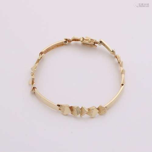 Yellow gold choker, 585/000, made from links with
