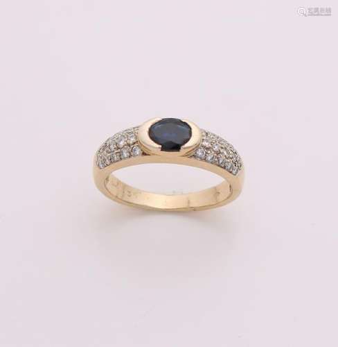 Elegant gold ring, 585/000, with sapphire and diamond.