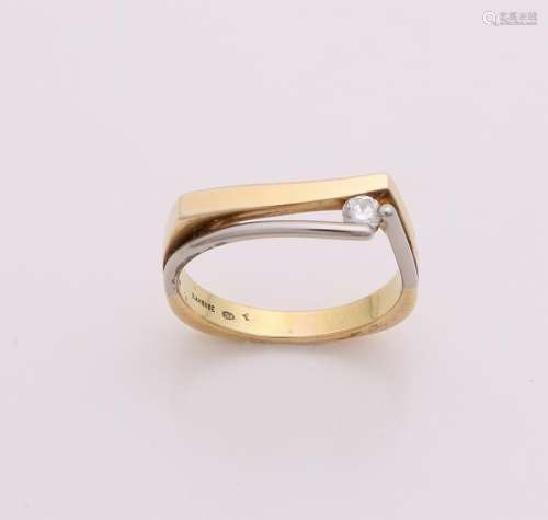 Tight gold ring, 585/000, with diamond. Straight top