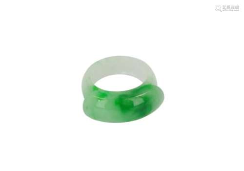 A green and white jade ring. Size 9.5 and 61.