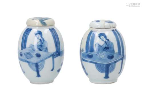 A pair of blue and white porcelain tea caddies, decorated with long Elizas. Unmarked. China, Kangxi.