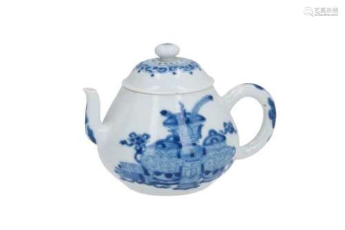 A blue and white porcelain teapot, decorated with antiquities. Marked with 6-character mark.