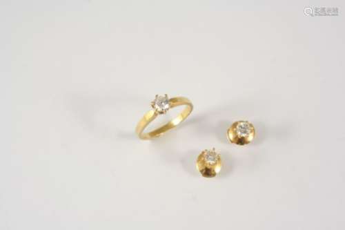 A DIAMOND SOLITAIRE RING set with a brilliant-cut diamond, in gold, size I, together with a pair