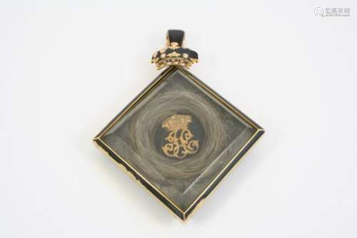 A VICTORIAN GOLD AND BLACK ENAMEL MEMORIAL PENDANT FOR MARCHIONESS CONYNGHAM the centre locket