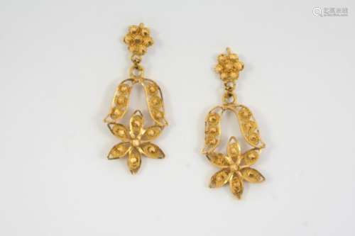 A PAIR OF GOLD DROP EARRINGS of openwork foliate form, with hook fittings, 4.5cm. long, 11 grams.