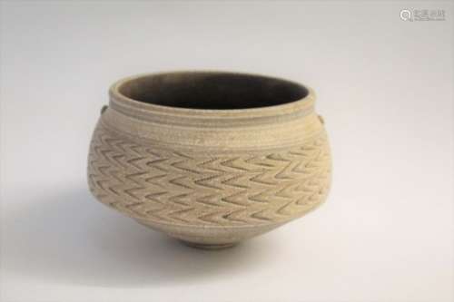 JASON WASON (BORN 1946) - STUDIO POTTERY BOWL the circular pottery bowl with a zig zag design in a