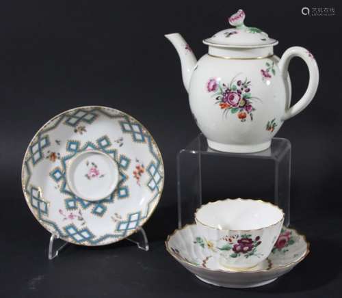 WORCESTER TEAPOT AND COVER, circa 1770, painted with polychrome floral sprays, the cover with flower