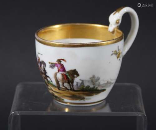 MEISSEN COFFEE CUP, circa 1820, with a swan head handle, painted with a scene of horseman before