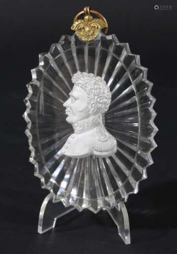 FRENCH SULPHIDE PLAQUE, probably Baccarat circa 1820, with a profile portrait of an officer in a