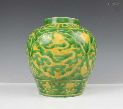 CHINESE GREEN AND YELLOW GLAZED PORCELAIN JAR