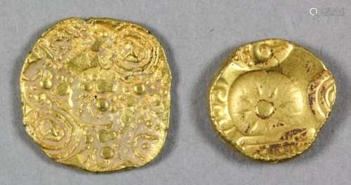 Two Indian ancient gold coins - padmatanka - Yadavas of Devagiri, 20mm diameter (weight 3.5