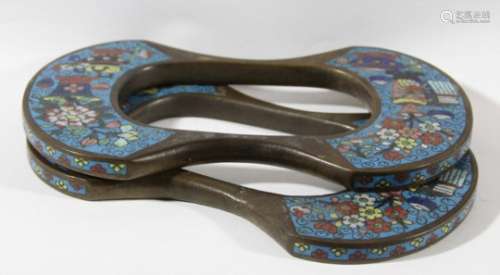 PAIR OF CHINESE CLOISONNE STIRRUPS, 18th or 19th century, with two panels of vases, books and