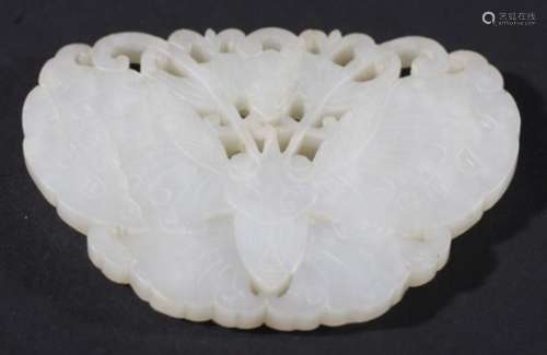 CHINESE WHITE JADE BUTTERFLY AND BAT PLAQUE, width 8cm