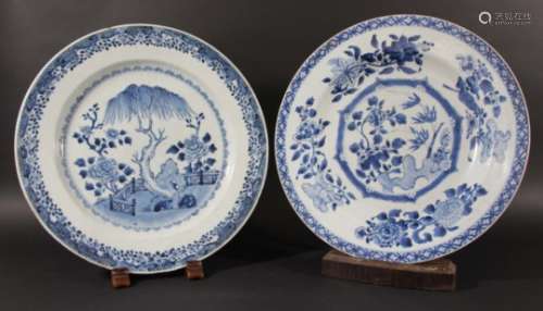 CHINESE BLUE AND WHITE CHARGER, 19th century, painted with a trellis garden scene, diameter 38cm;