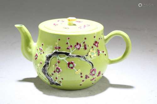 Chinese Famille Verte Porcelain Teapot