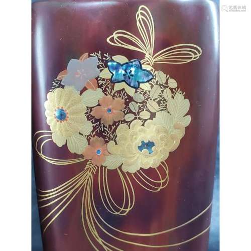 Pr Of Vintage Japanese Lacquer Vases Royal Maruni
