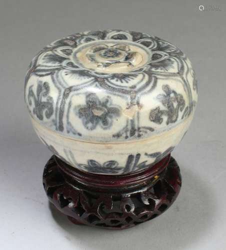 Chinese Blue & White Round Container