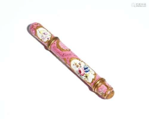 A South Staffordshire double-ended etui with thimble c.1770, painted with panels of flowers within