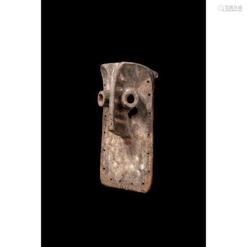 Masque Jukun Akuma Wa'unu, Nigéria, H 47 cm, Bois, Provenance :, - Jacques Kerchache [...]