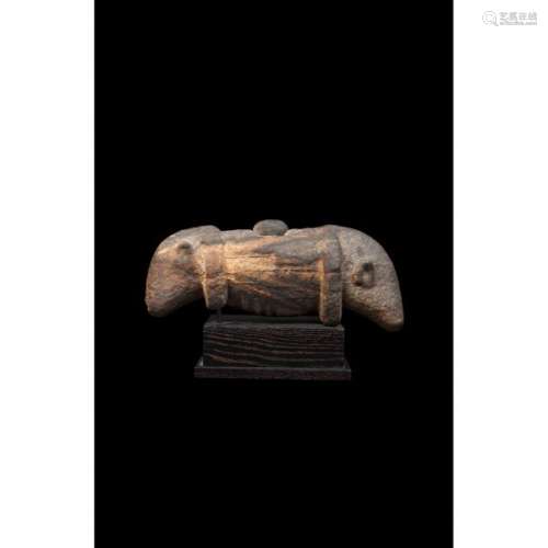 Figure zoomorphe Dogon, Mali, 18 x 43 cm, Bois, Provenance :, - Acquis par collection [...]