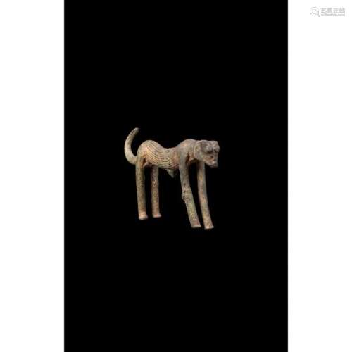 Figure zoomorphe Gan, Burkina Faso, 11× 19 cm, Bronze, Provenance :, - Collection [...]