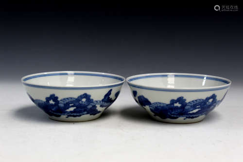 Pair of Chinese blue and white porcelain bowls,