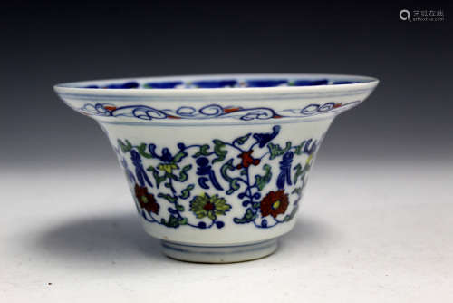Chinese Docai porcelain cup, Xuande mark.
