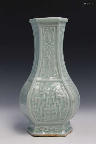 Chinese celadon porcelain vase, Qianlong mark.