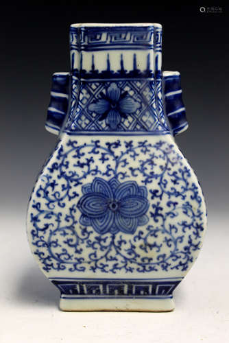 Chinese blue and white porcelain vase, Qianlong mark.