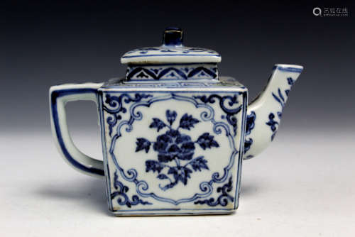 Chinese blue and white porcelain tea pot, Xuande mark.