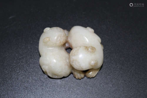Chinese carved jade of two cats.