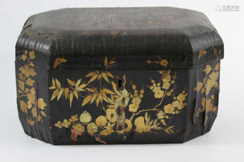 Chinese lacquer tea caddy. 18th Century.