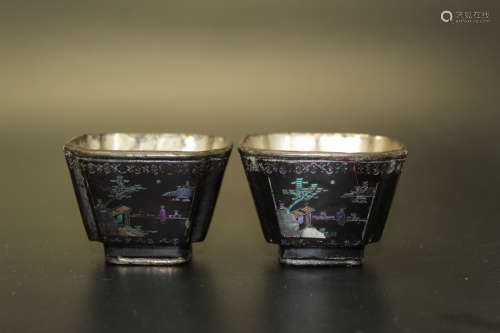 A PAIR OF LAC BURGAUTÃ WINE CUPS. 17-18th Century.