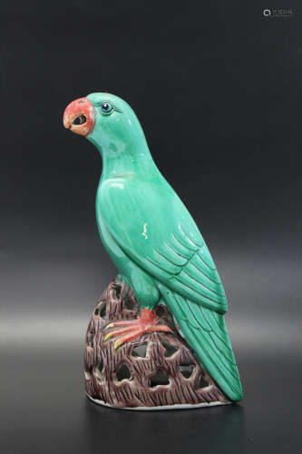 Chinese export famille rose porcelain bird. 19th