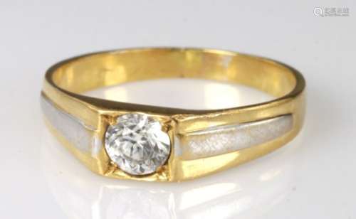 Yellow metal Solitaire Diamond Ring approx 0.25ct size S weight 4.5g