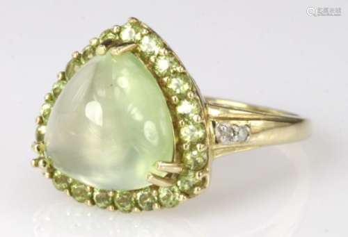 9ct Gold Amethyst and Peridot QVC Ring size N weight 4.4g