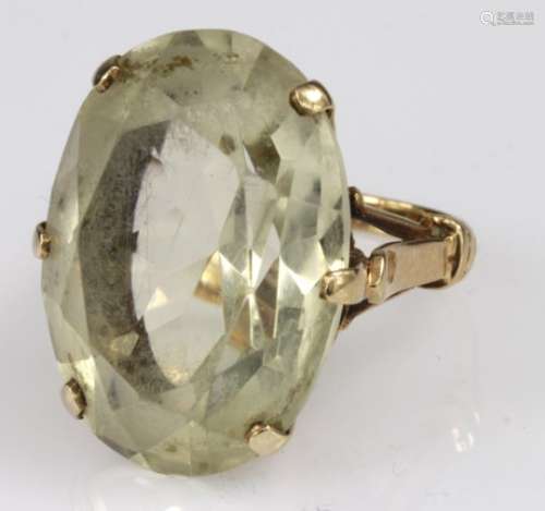 9ct Gold Topaz Ring size M weight 11.1g