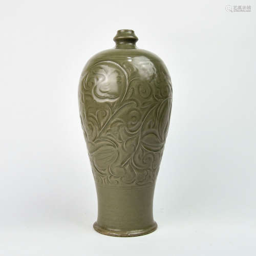 A Chinese Cizhou-Type Celadon Glazed Porcelain Vase