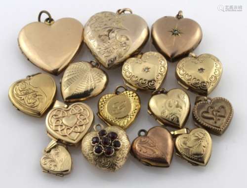 Fifteen 9ct / yellow metal heart shaped lockets, various sizes, total weight 43.9g