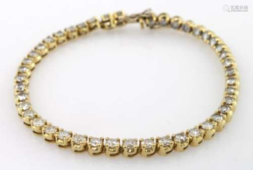 18ct gold tennis bracelet set with 43 diamonds, with fold-over safety clasp, approx 4ct diamonds,