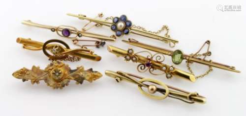 Seven 14/15ct bar brooches, total weight approx 21.5g