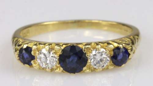 18ct Gold Sapphire and Diamond Ring size Q weight 4.3g