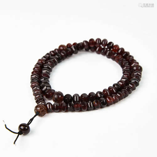A Chinese Carved Agate Beads