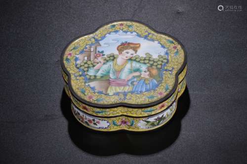 A Chinese Enamel Bronze Box with Cover