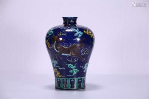 A Chinese Blue Glazed Wu-Cai Porcelain Vase