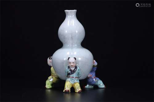 A Chinese Famille-Rose Porcelain Double Gourd Vase