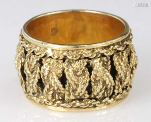 14ct Gold Rope style Ring size Q weight 11.0g