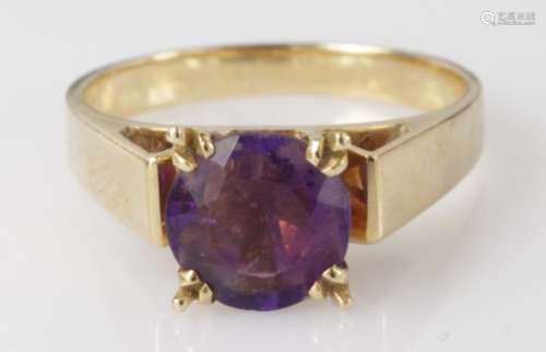 14ct Gold Amethyst Ring size M weight 3.8g
