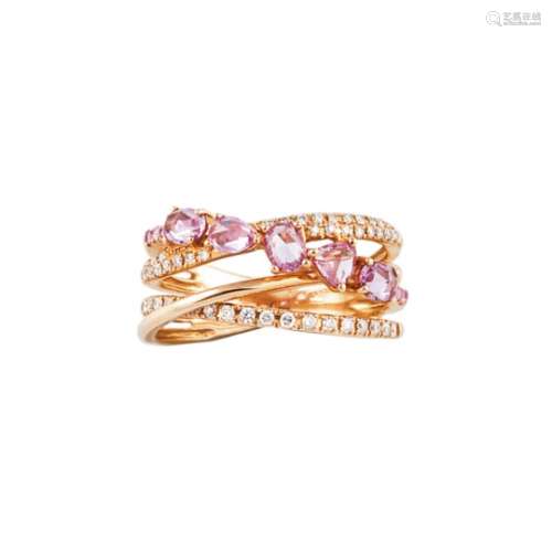 Sortija en oro rosa con diamantes y zafiros rosas.